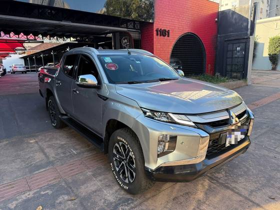 MITSUBISHI L200 TRITON 2.4 16V TURBO DIESEL SPORT HPE-S CD 4P 4X4 AUTOMÁTICO